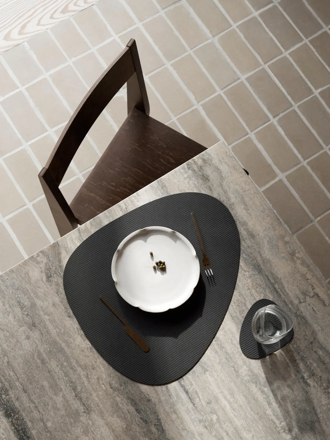 Corduroy glassunderlag curve, Black LIND DNA