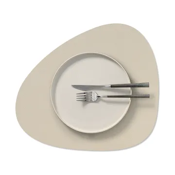 Serene spisebrikke curve M - Cream, 35x31 cm - LIND DNA