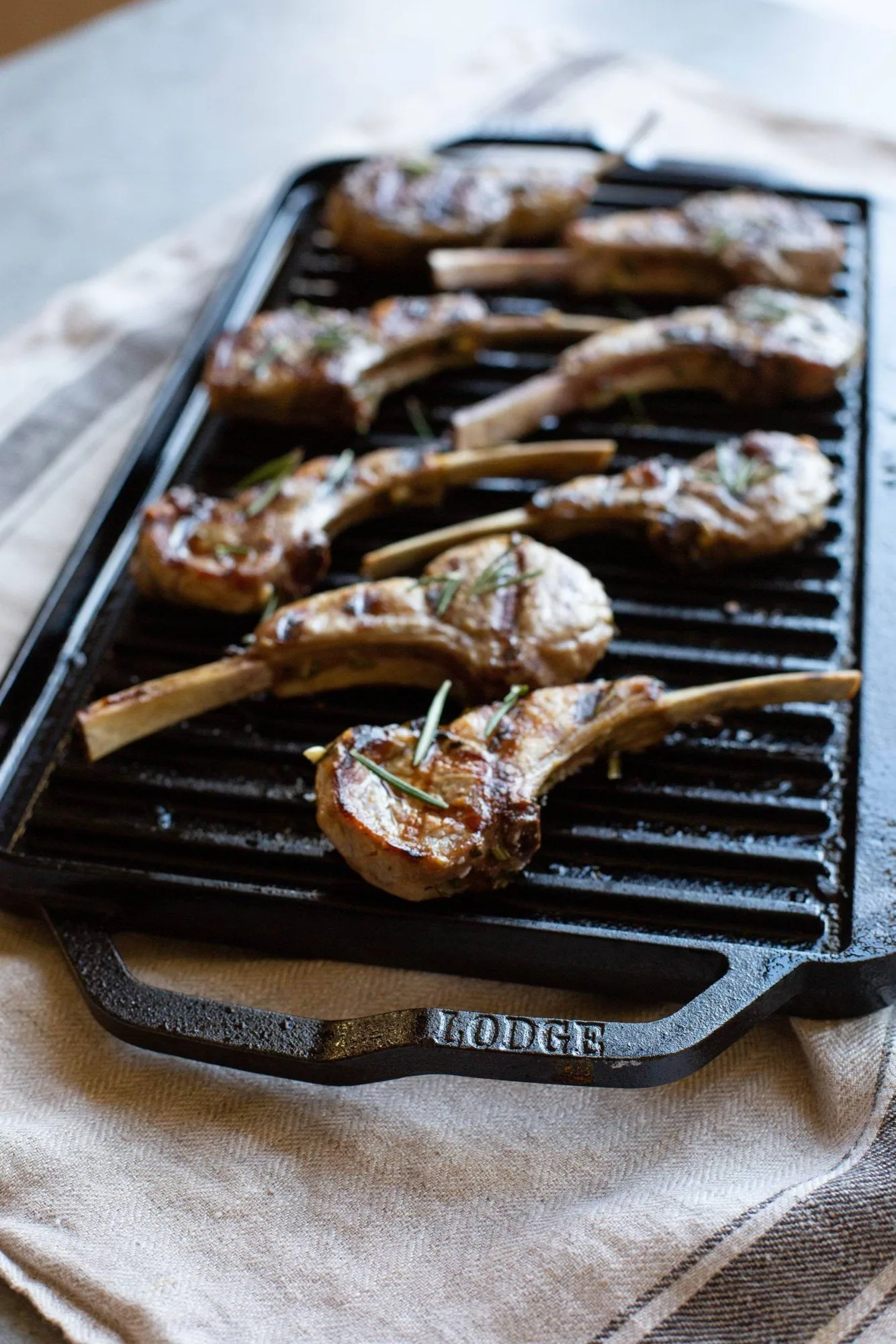 Chef collection vendbar steke- og grillplate, 50x25 cm Lodge