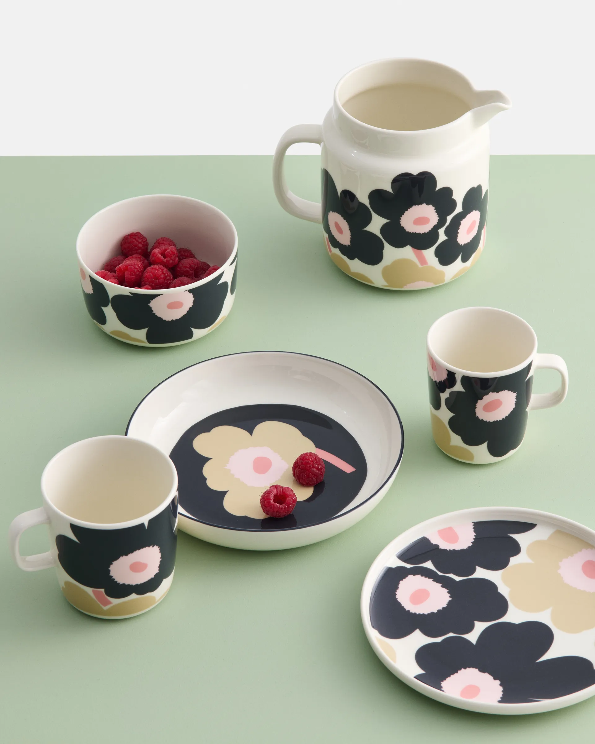 Unikko kanne 1,25 l, Off white-charcoal-sand-pink Marimekko