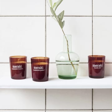 Meraki duftlys brunt glass 12 timer - Nordic pine - Meraki