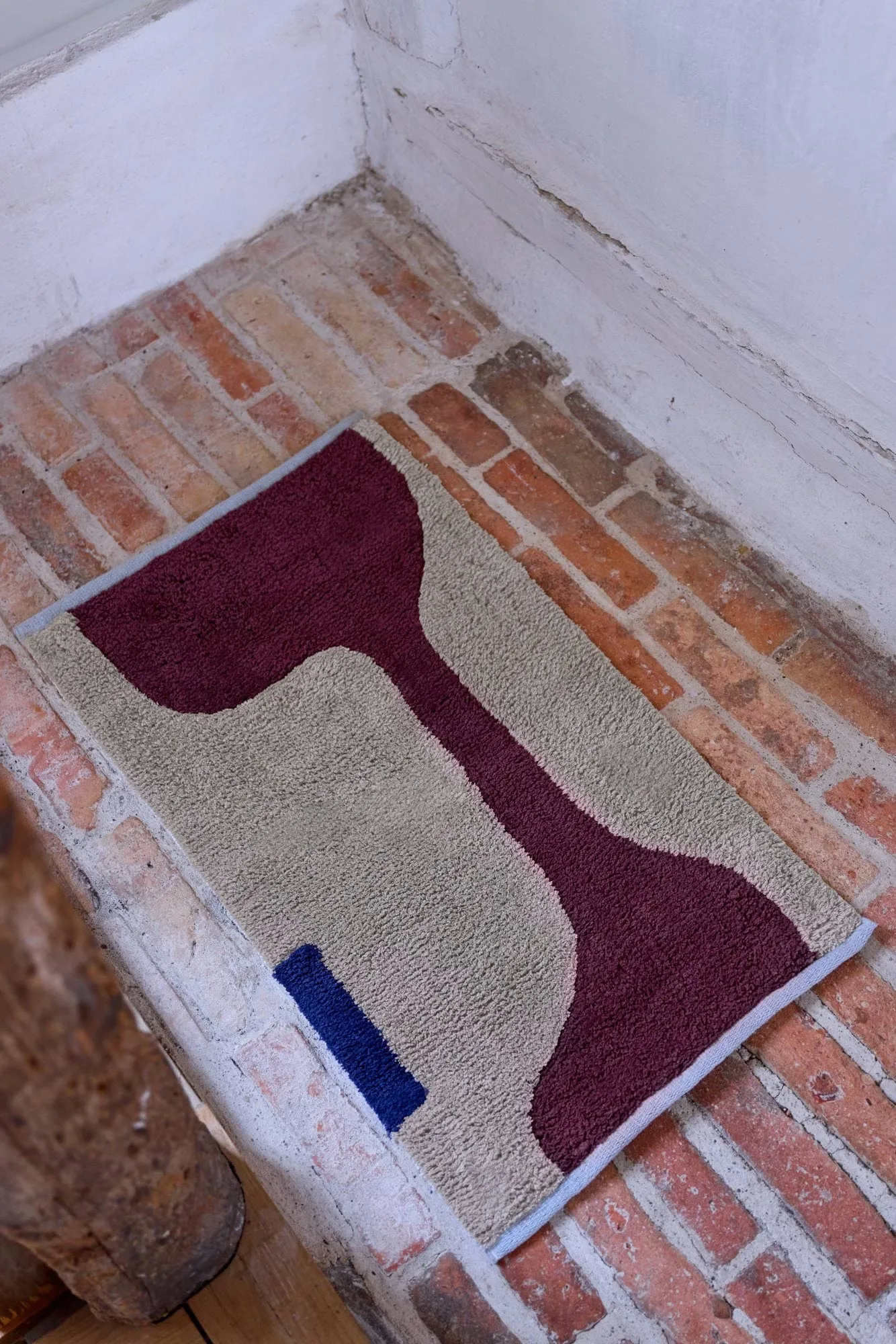 Figura teppe, Red-Beige, 70x150 cm Mette Ditmer