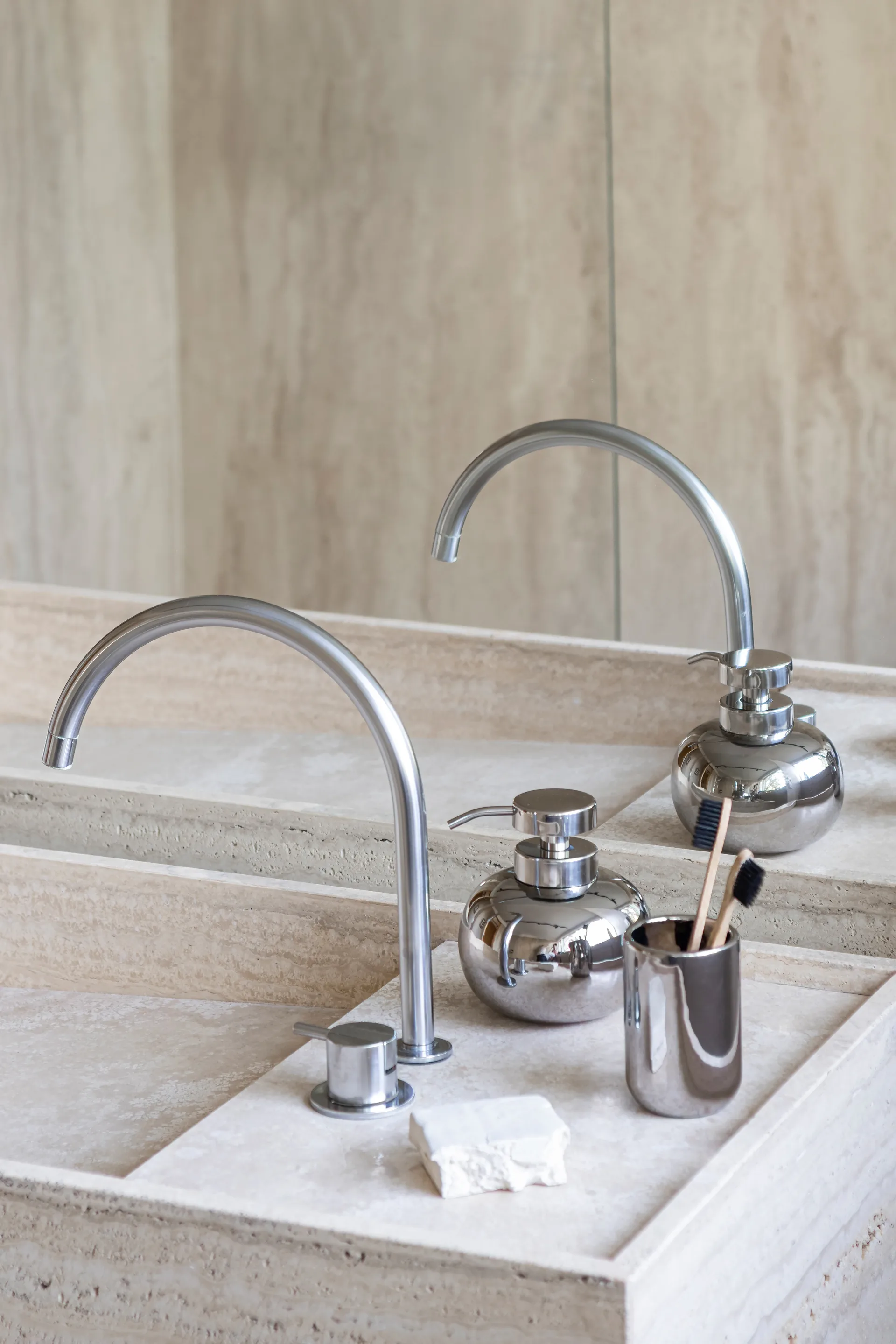 Lotus såpepumpe lav, Chrome Mette Ditmer