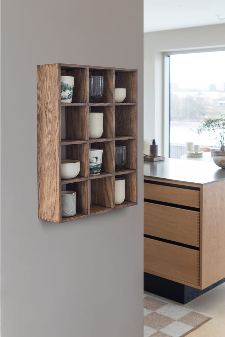 Showcase vegghylle 40x53 cm, Dark oiled oak Mette Ditmer