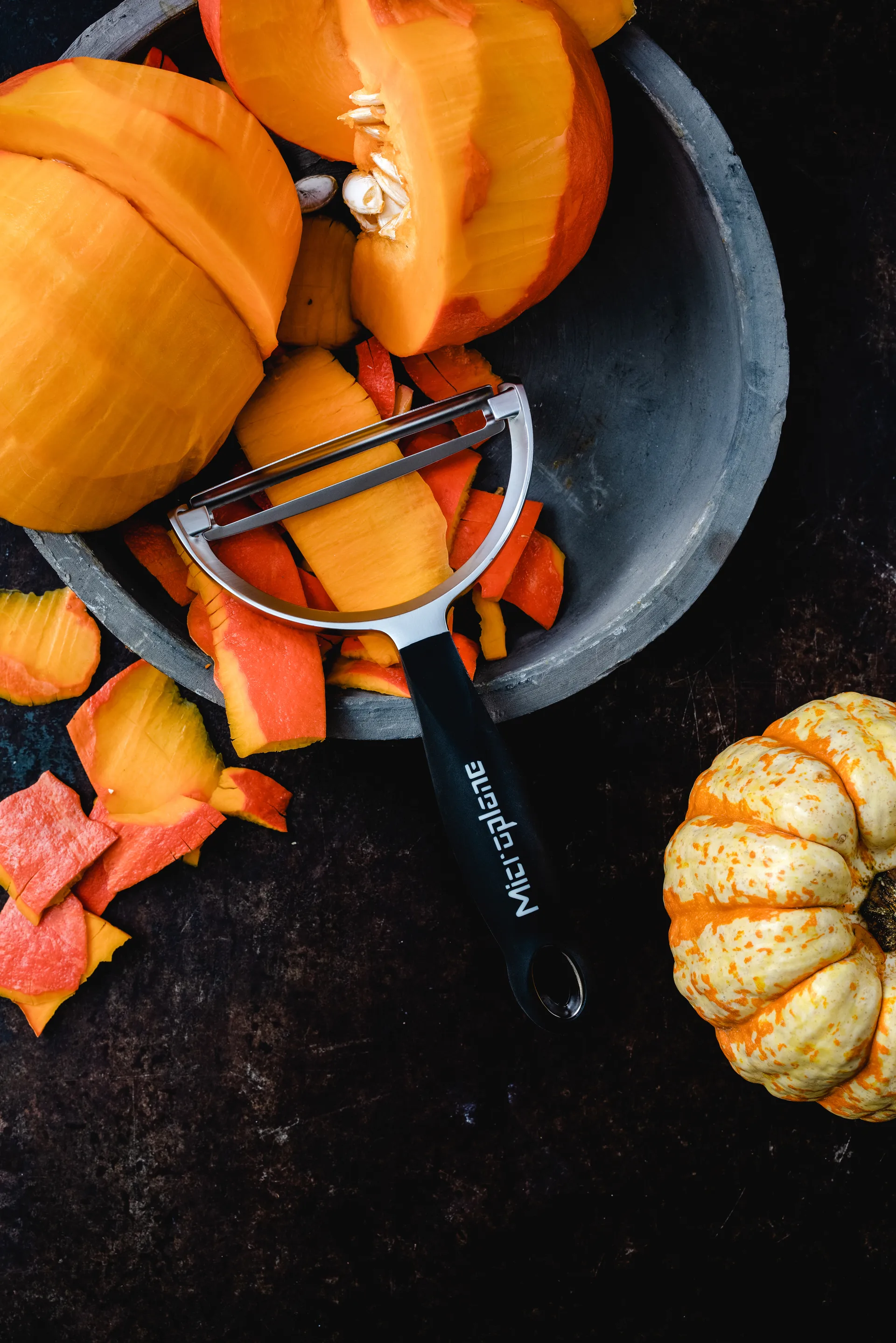 Professional XL-skreller 17 cm, Black Microplane