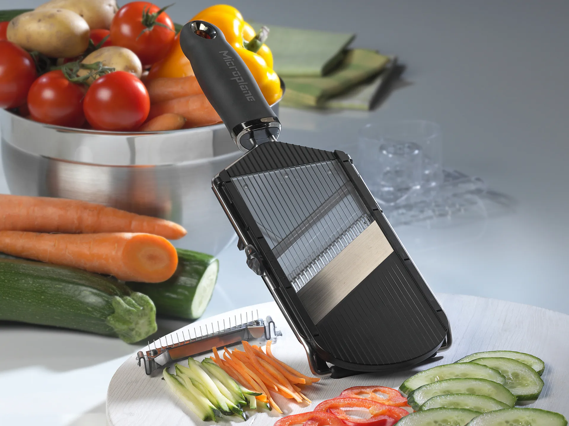 Speciality justerbar grønnsaksskiver julienne blad, Black Microplane