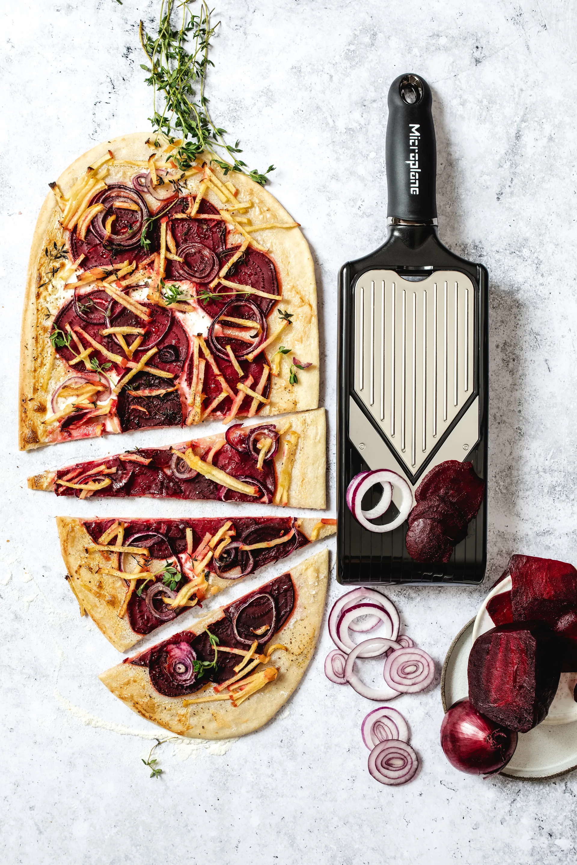 Speciality V-Slicer grønnsaksskjærer julienne blad, Black Microplane