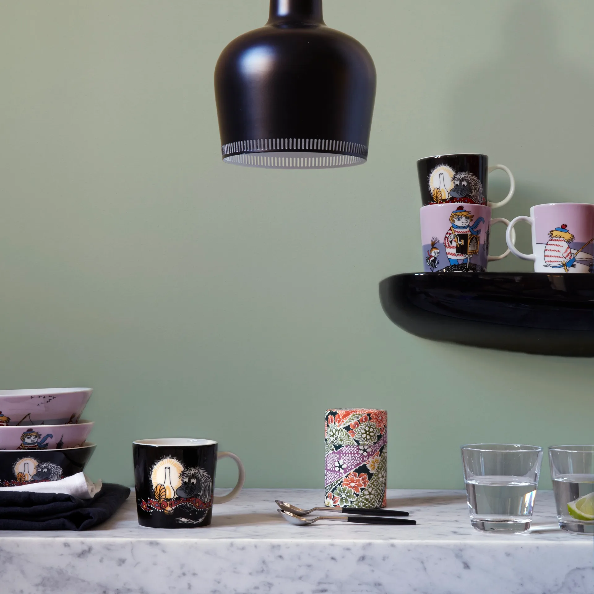 Mummiskål Stamfaren, svart Moomin Arabia