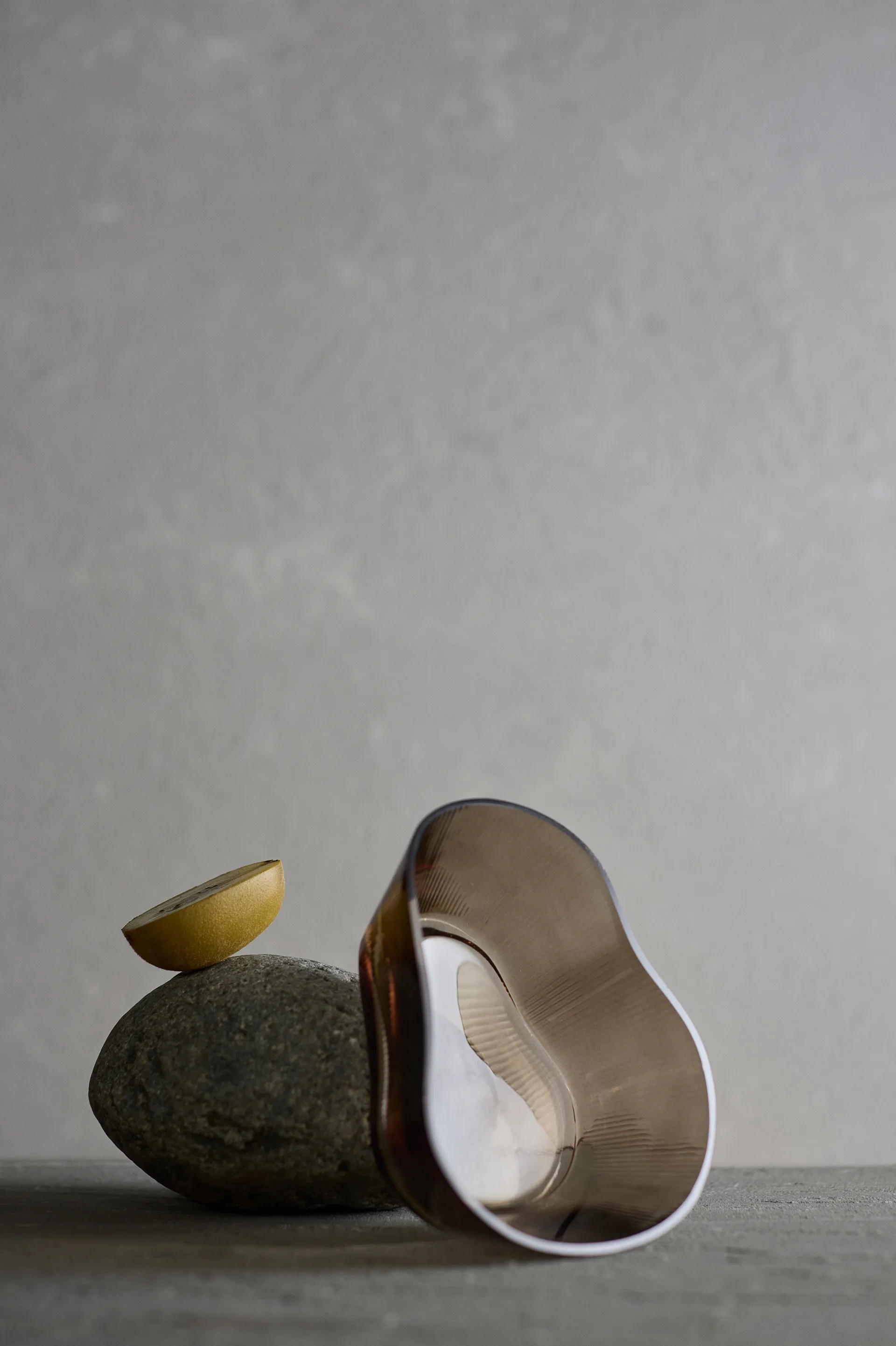 Ripe bolle, Smoked brown, Ø17,5x5 cm MUUBS