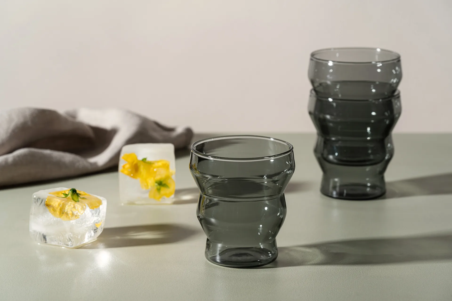 Waves drikkeglass 30 cl, Grå Muurla