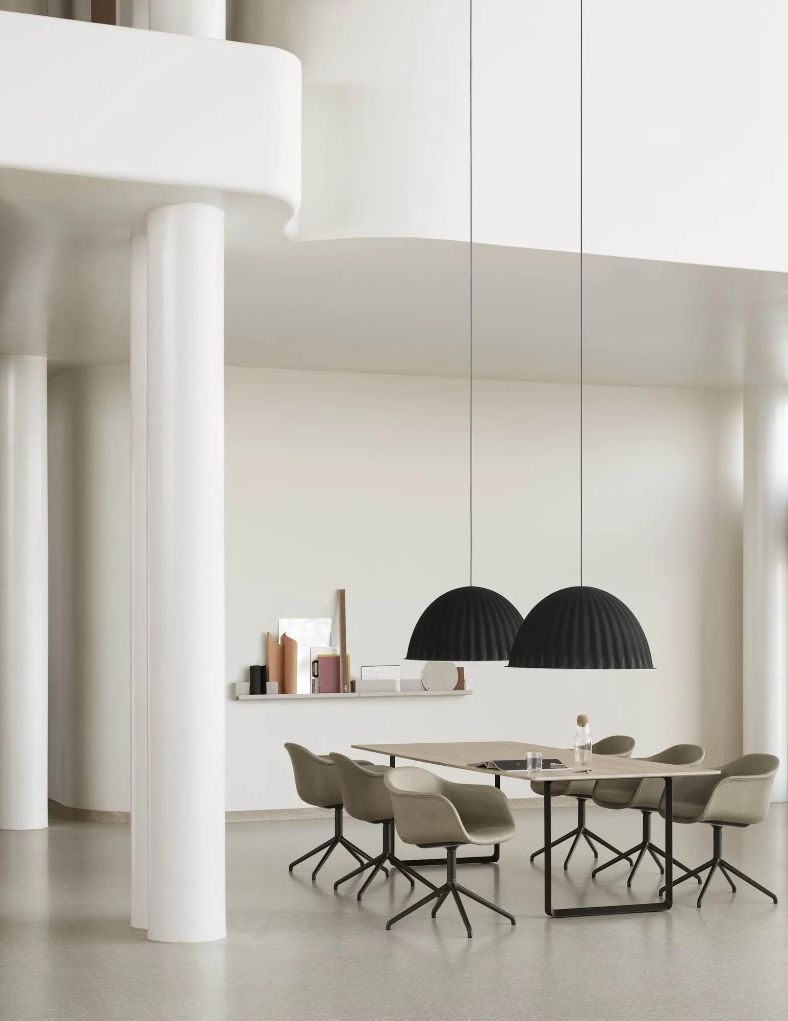 Under the bell taklampe Ø 82 cm, Blue grey Muuto