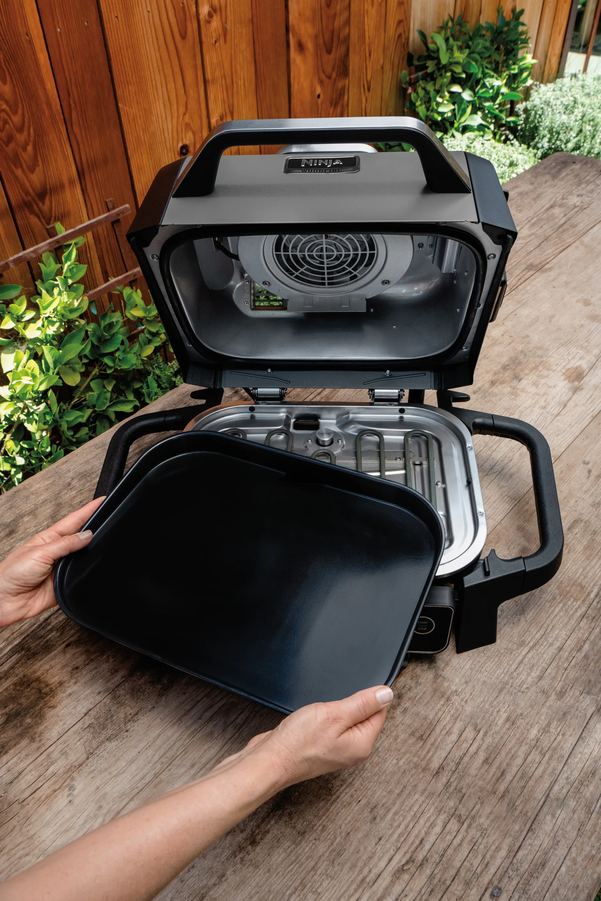 Ninja Woodfire BBQ-plate 28x37 cm, Svart Ninja