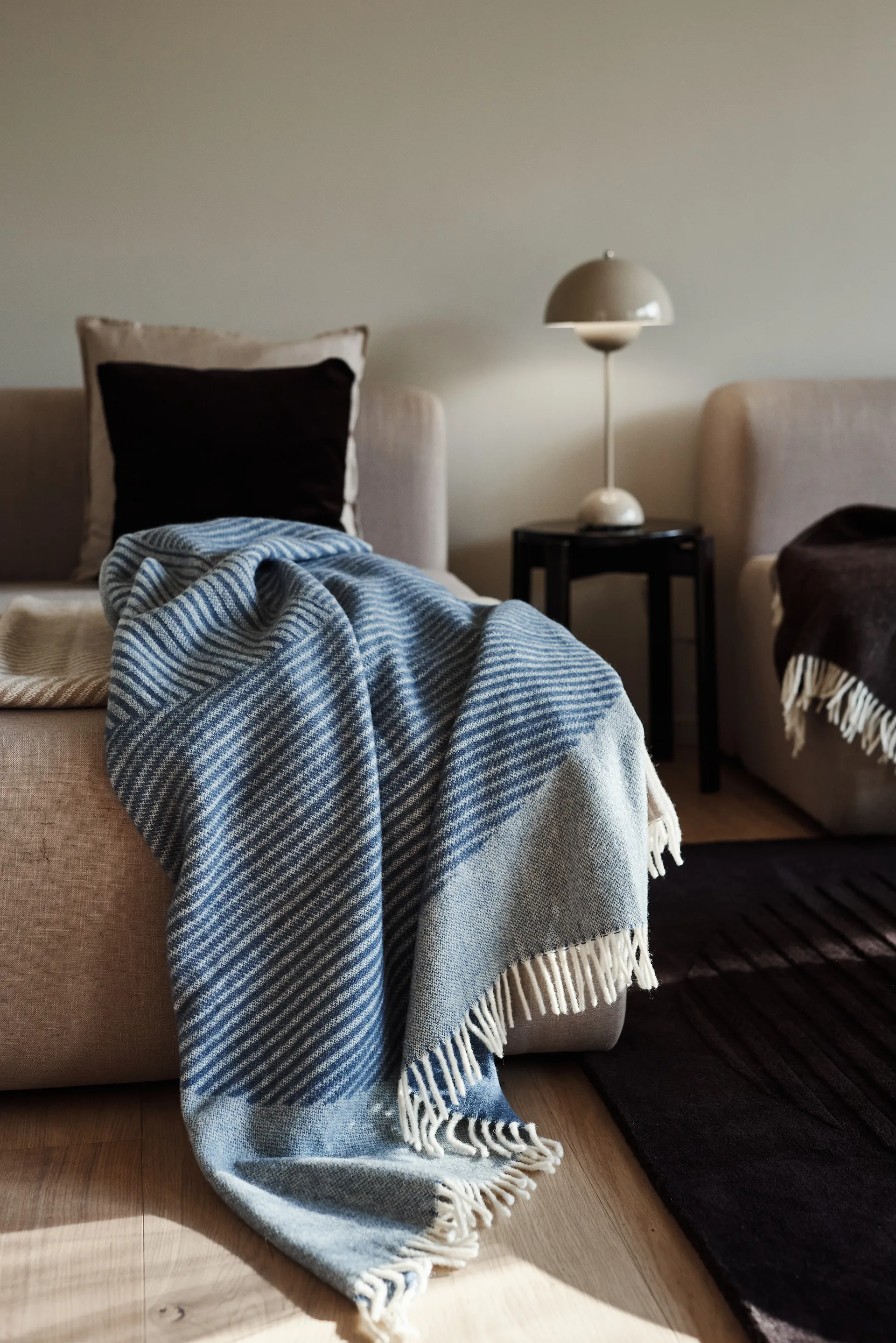 Circles ullpledd 130 x 185 cm, Blå NJRD