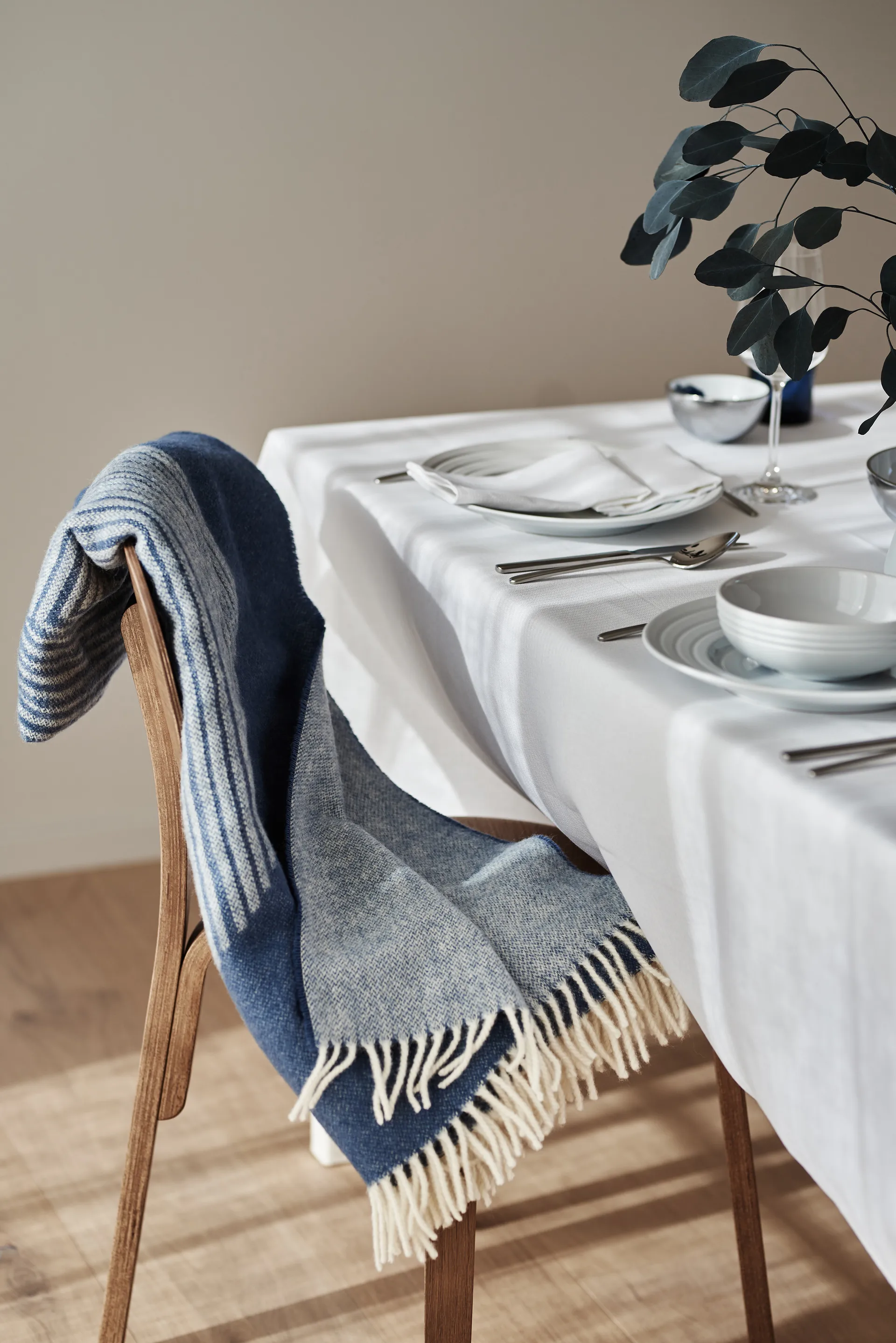 Circles ullpledd 130 x 185 cm, Blå NJRD