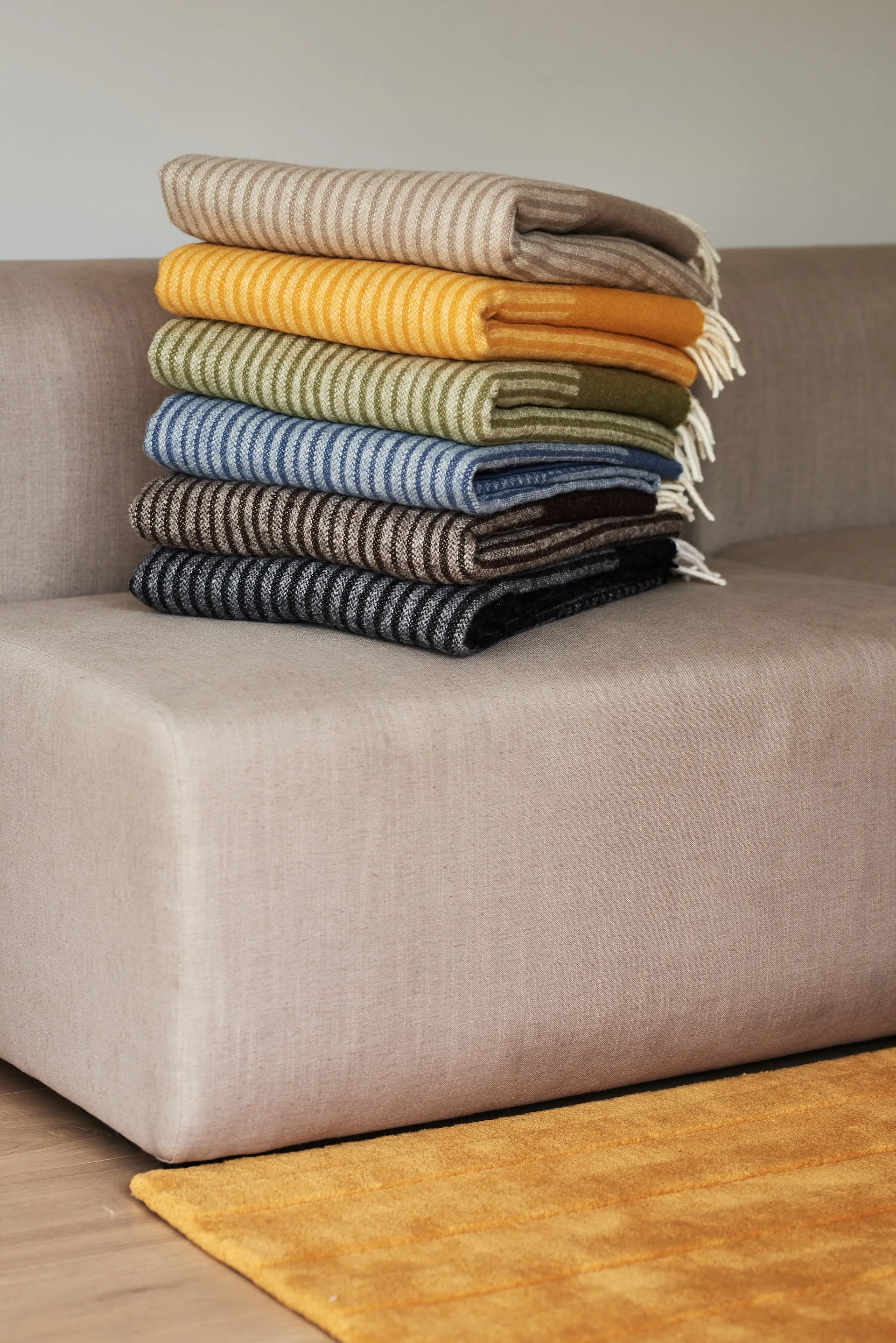 Circles ullpledd 130 x 185 cm, Blå NJRD