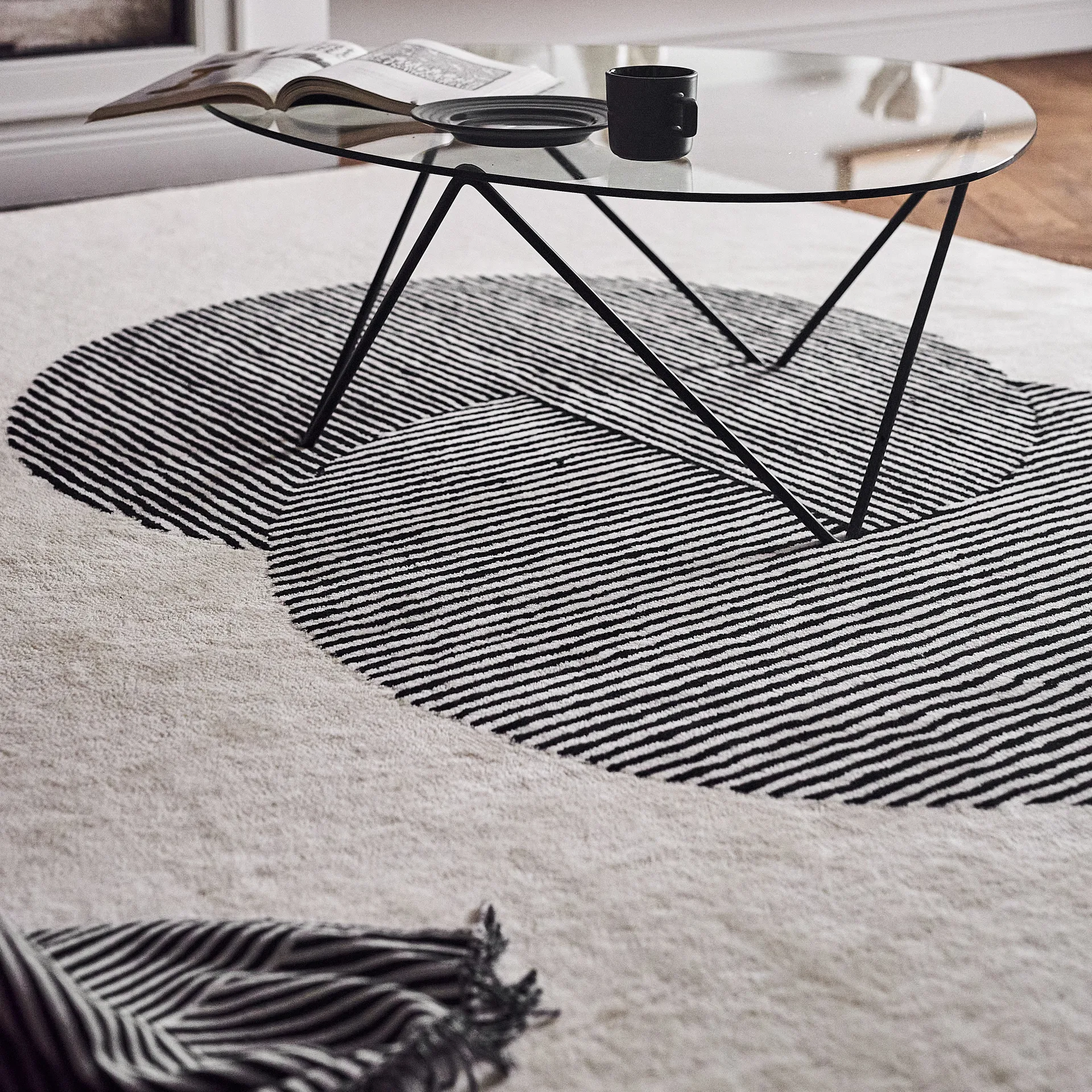 Circles ullteppe naturhvit, 200x300 cm NJRD