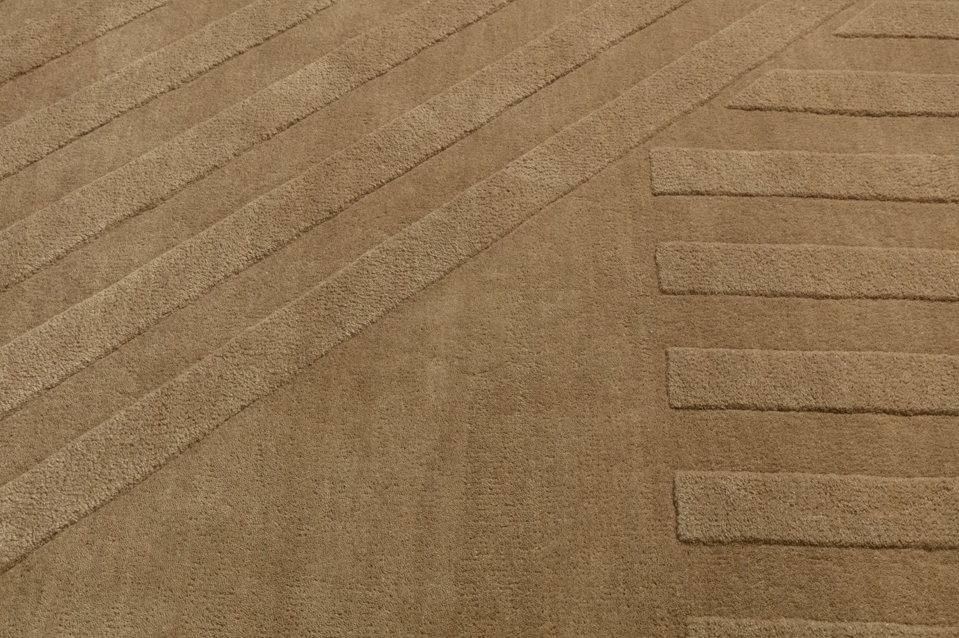 Levels Stripes ullteppe, Beige, 200x300 cm NJRD