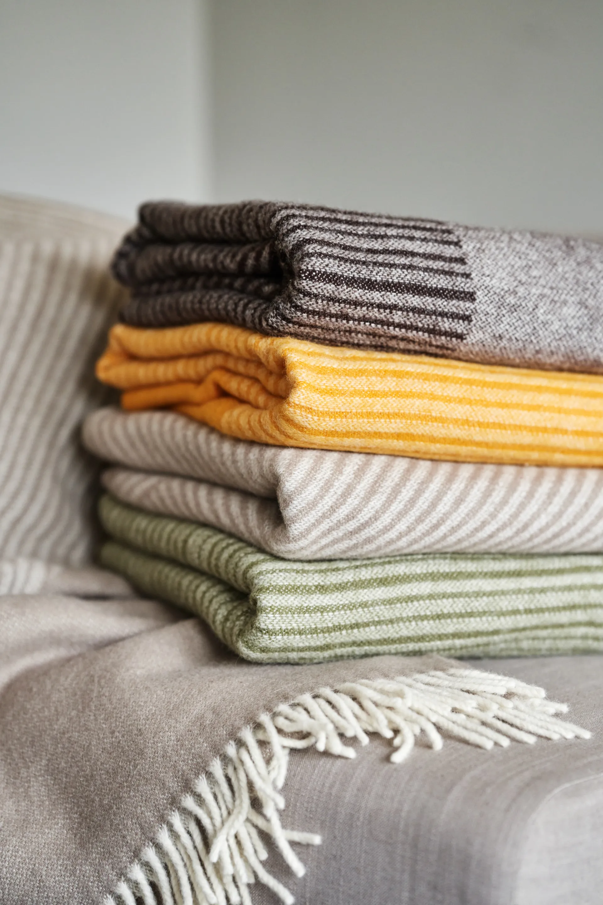 Stripes ullpledd 130 x 185 cm, Grønn NJRD