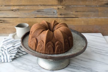 Nordic Ware Fleur De Lis Bundt kakeform - 2,4 L - Nordic Ware