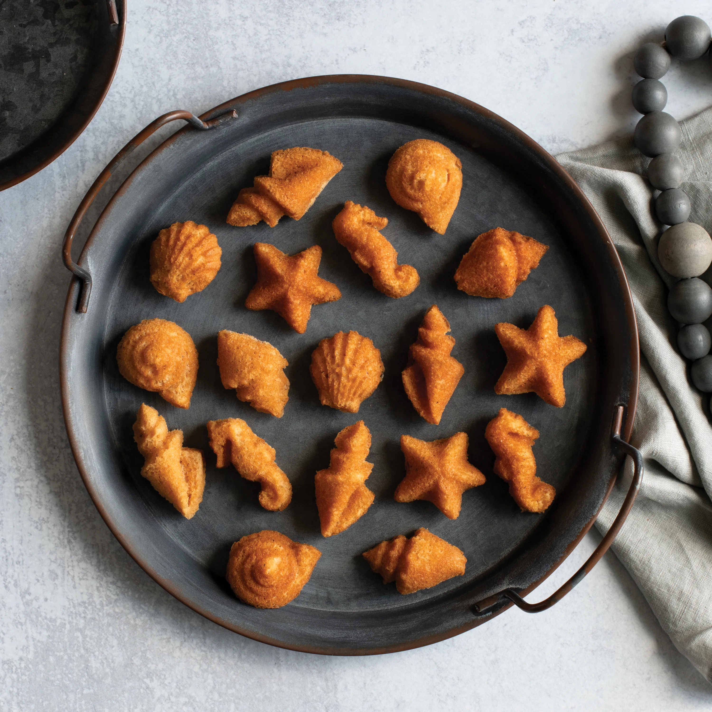 Cakelet Pan Nordic Ware Seashell Cakelet Plaque Evergreen Cakelet