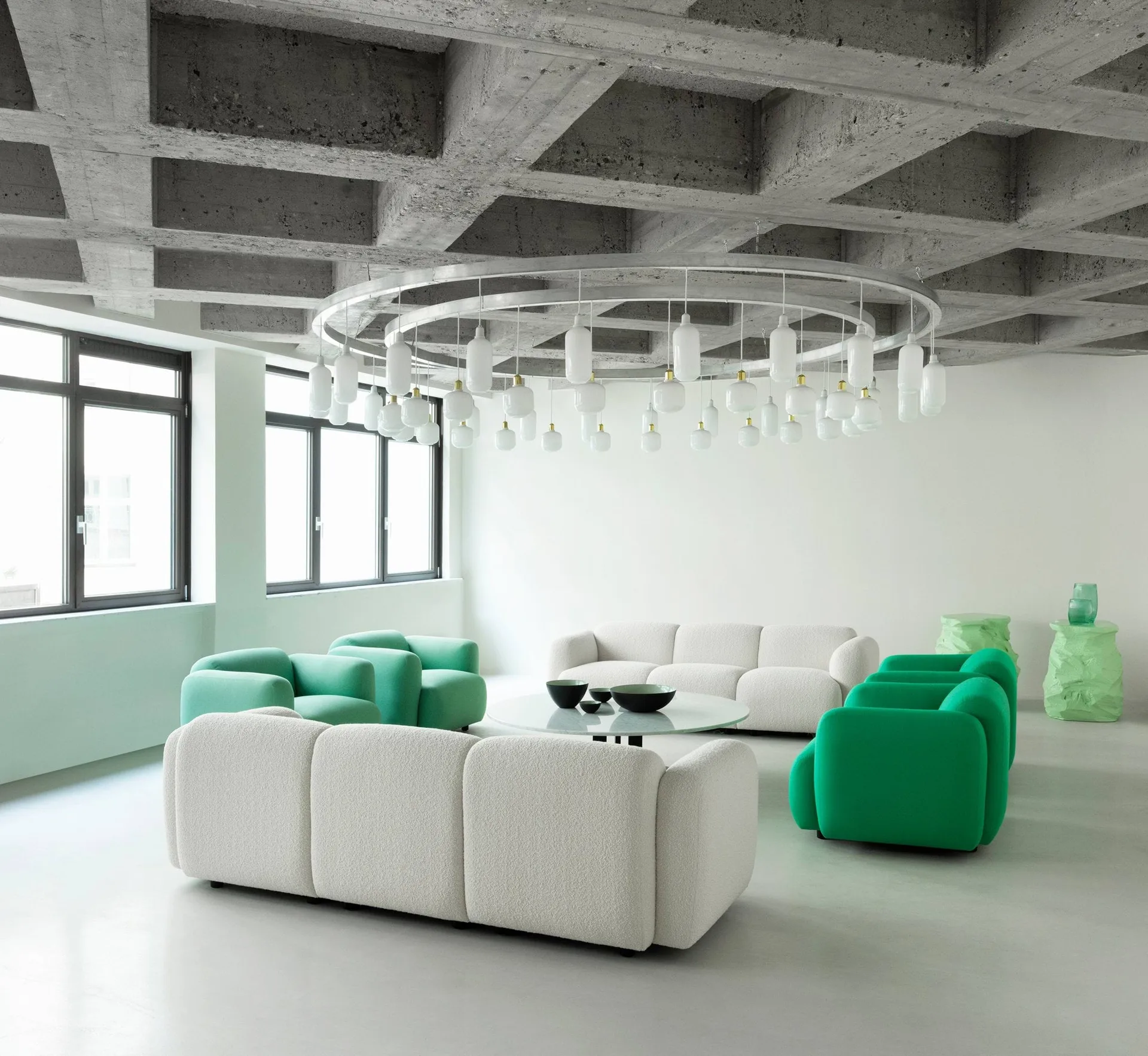Amp lampe liten, Hvit-messing Normann Copenhagen