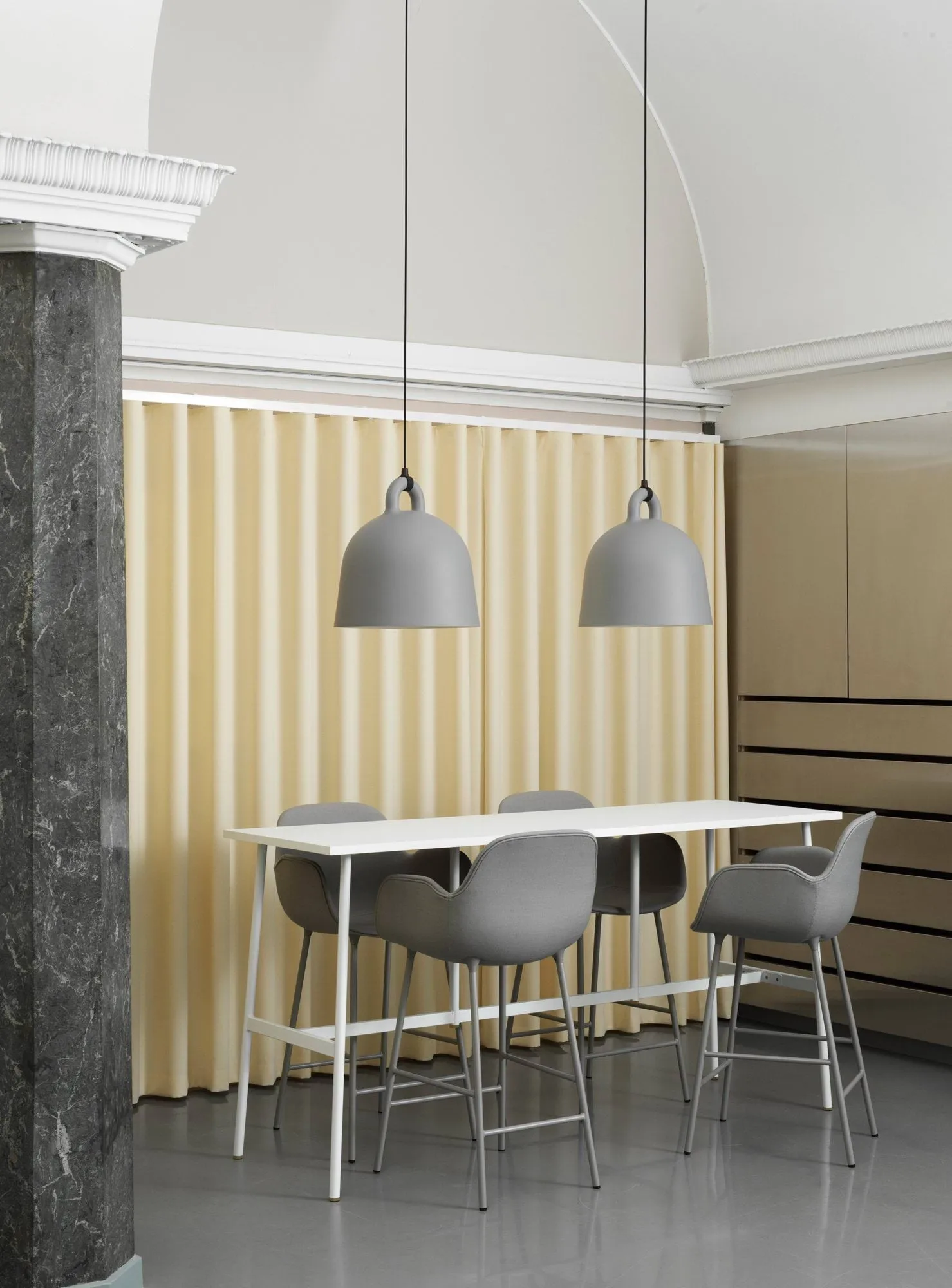 Bell lampe grå, Medium Normann Copenhagen