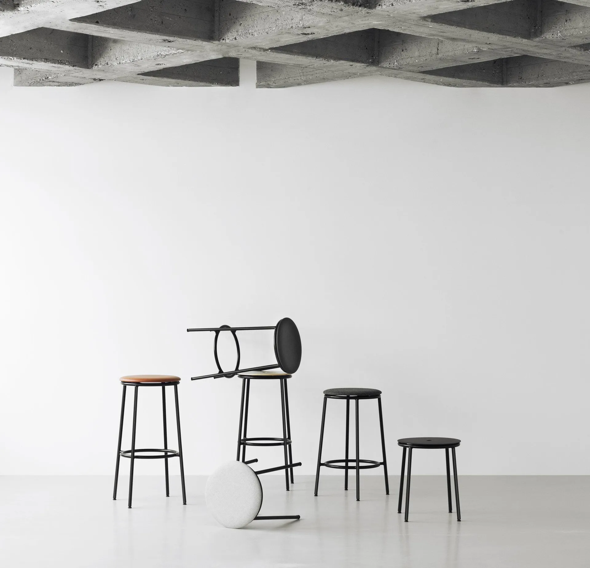 Circa krakk 45 cm, Svart eik Normann Copenhagen