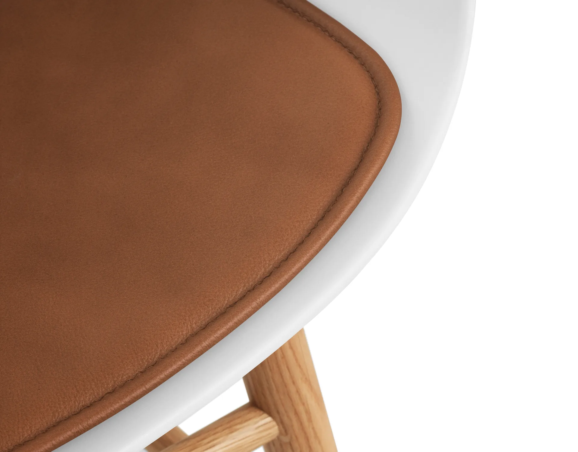 Form pute ultra leather, Brandy 41574 Normann Copenhagen