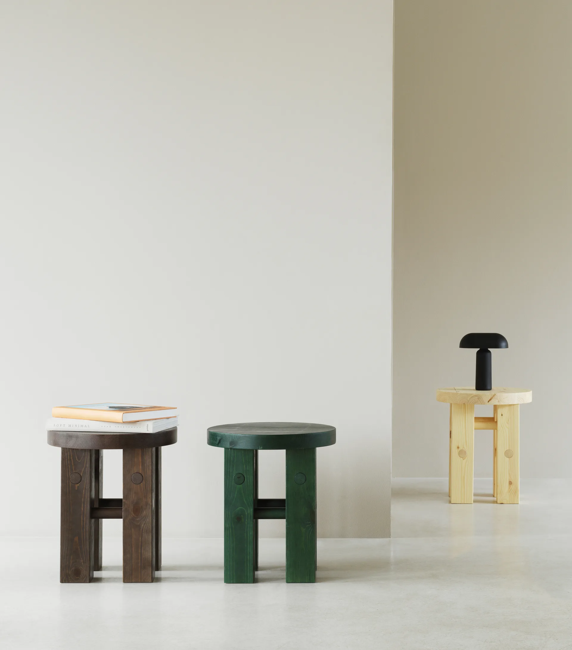 Fyr rund krakk 45 cm, Pine, Ø40x45 cm Normann Copenhagen