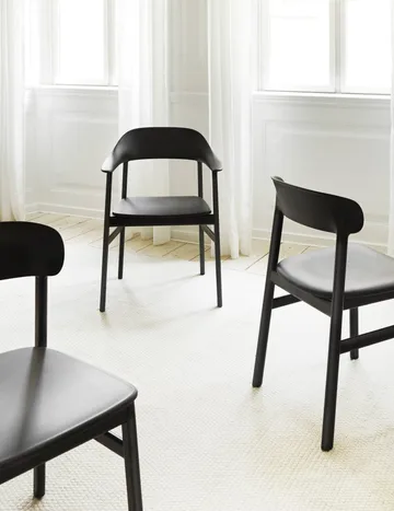 Herit karmstol røkt eik - Sand - Normann Copenhagen