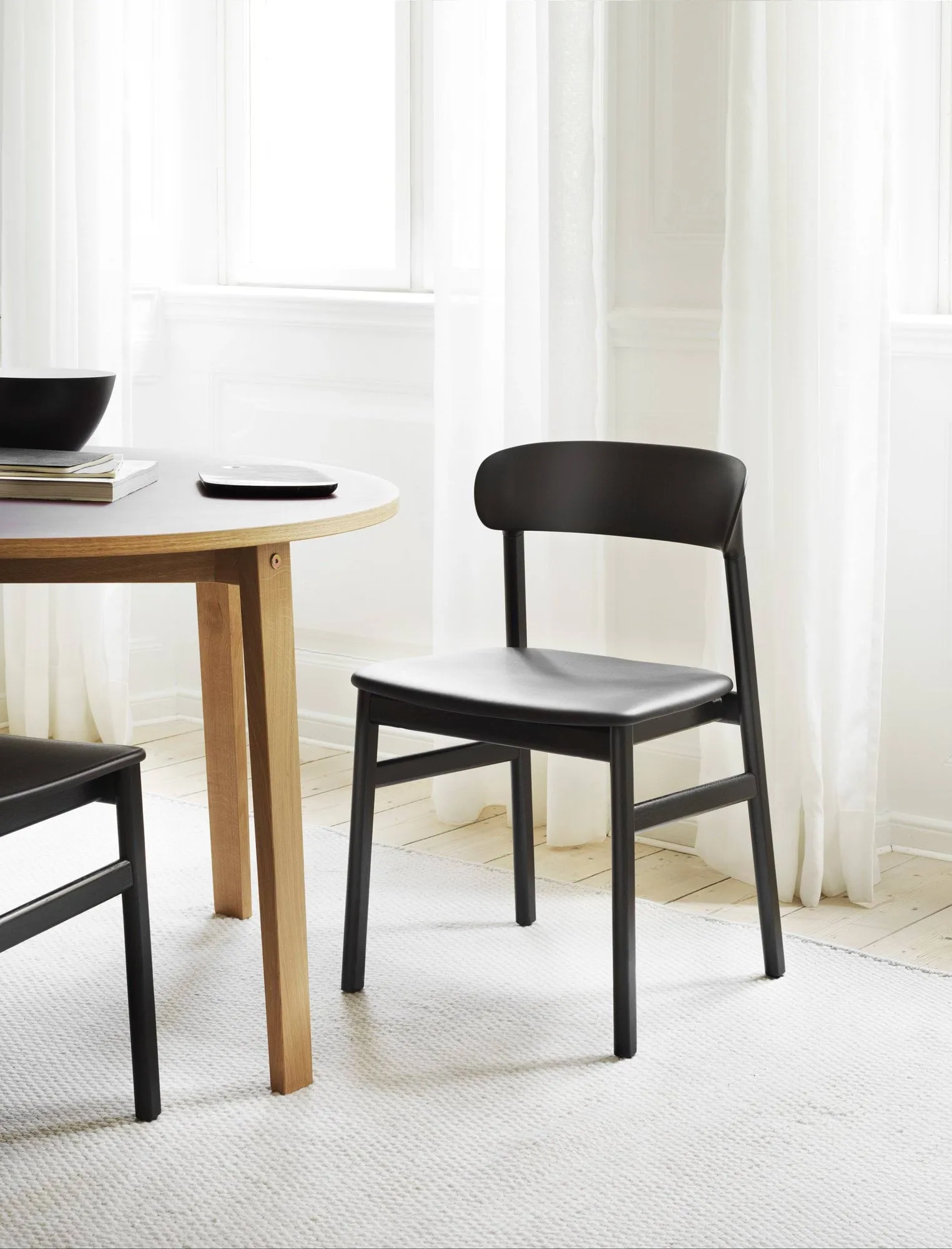 Herit stol røkt eik, Dusty green (grønn) Normann Copenhagen