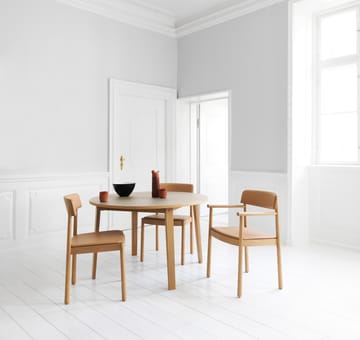 Timb karmstol med pute - Tan/Ultra Leather – Camel - Normann Copenhagen