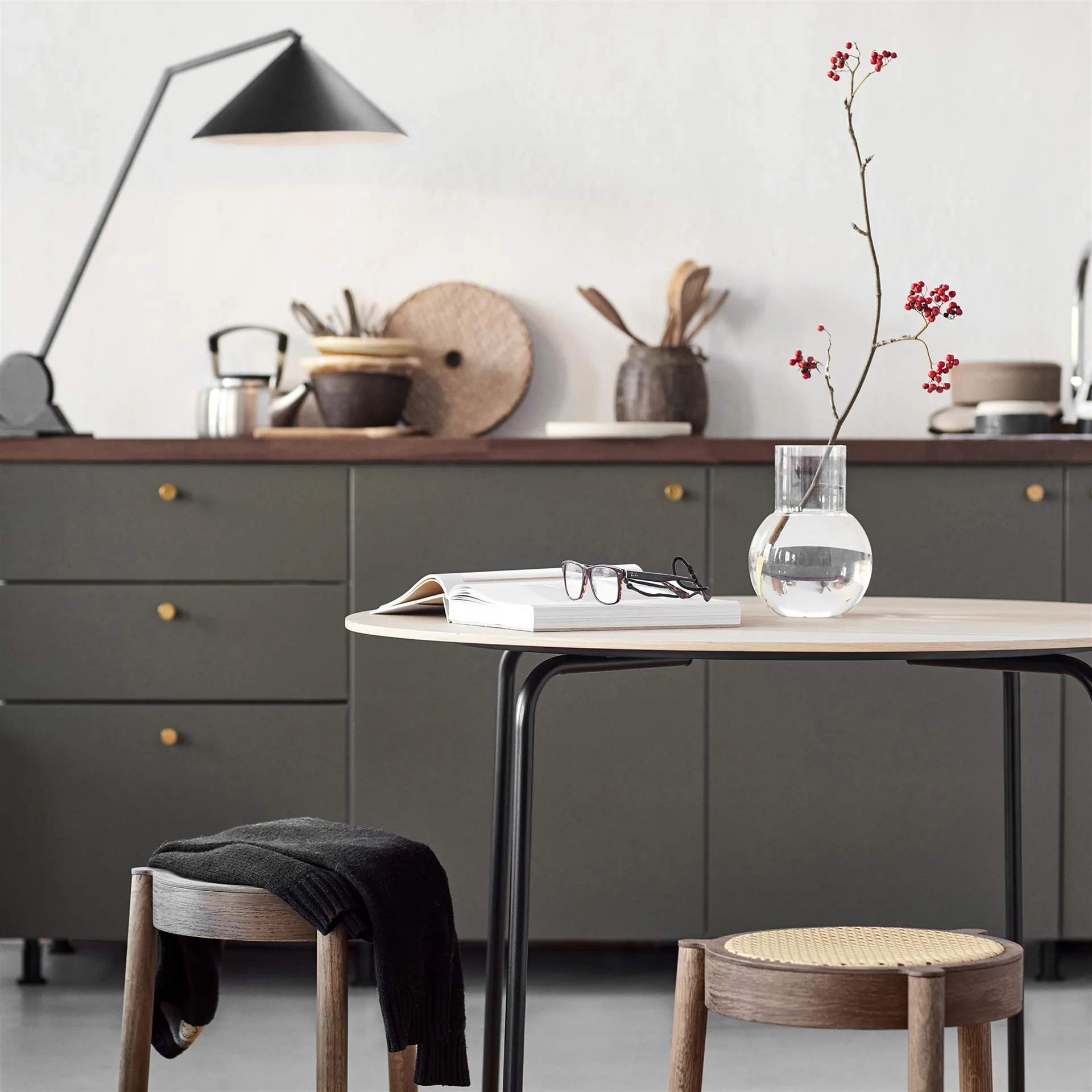 Pal krakk med rottingsete, Røkt eik Northern