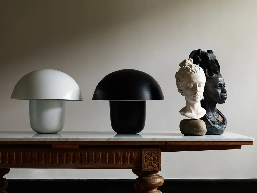 Carl-Johan bordlampe Ø 40 cm, Sort Olsson & Jensen