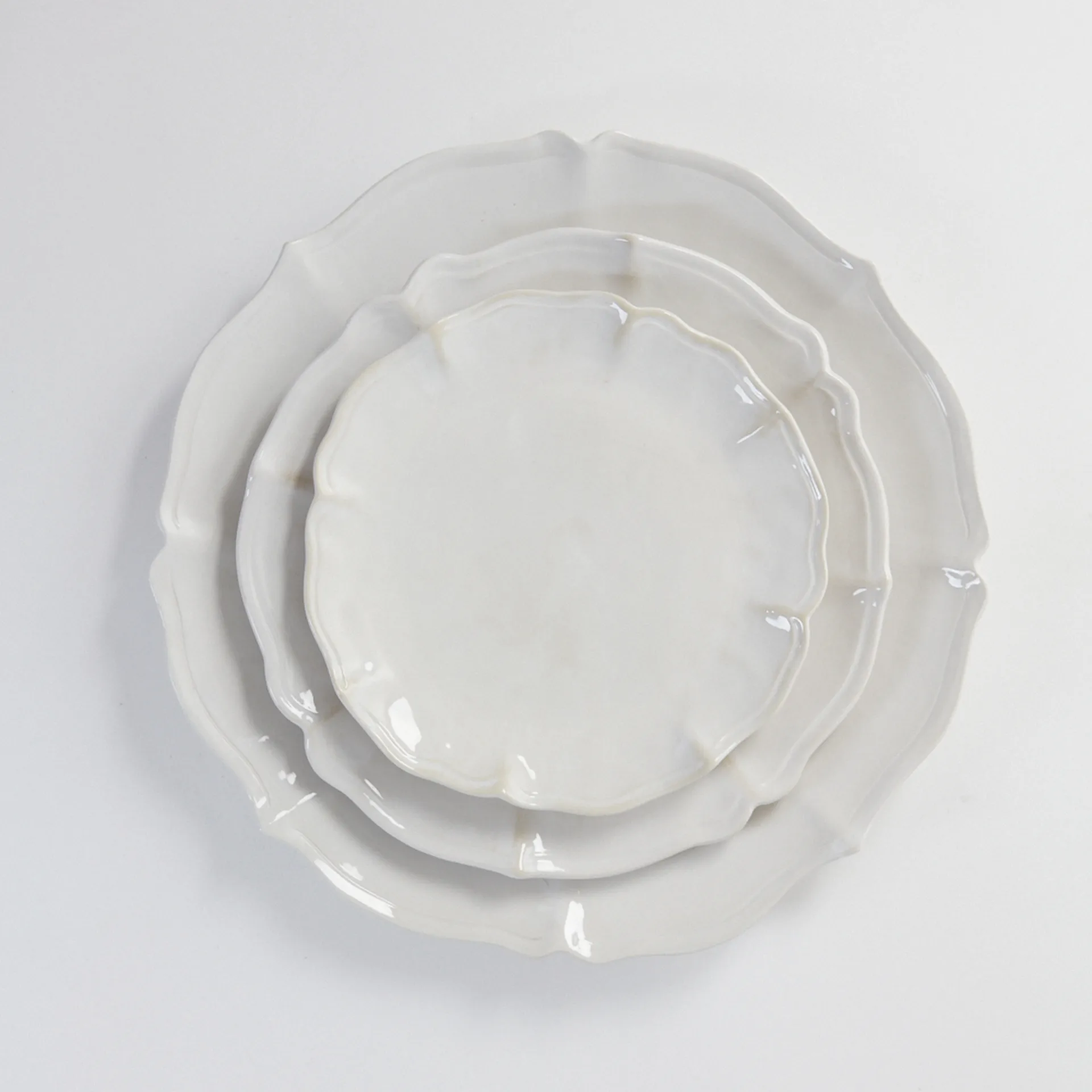 Judith stor middagstallerken Ø 34 cm, Hvit Olsson & Jensen