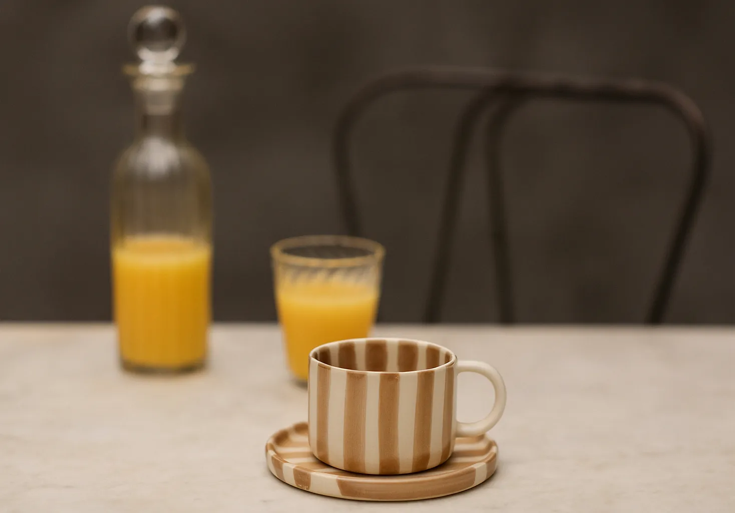 Monica kopp med fat, Beige Olsson & Jensen