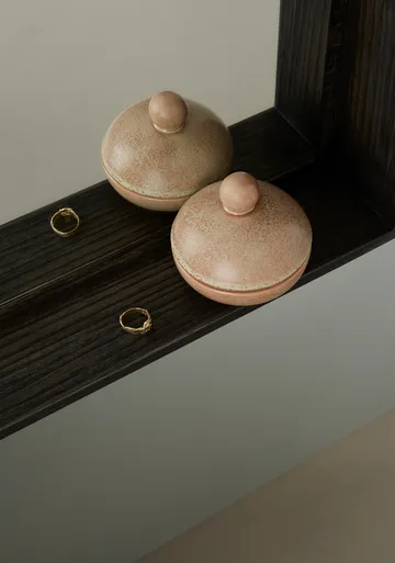 Saga Bonbonniere skål med lokk lav Ø 8 cm - Camel - OYOY