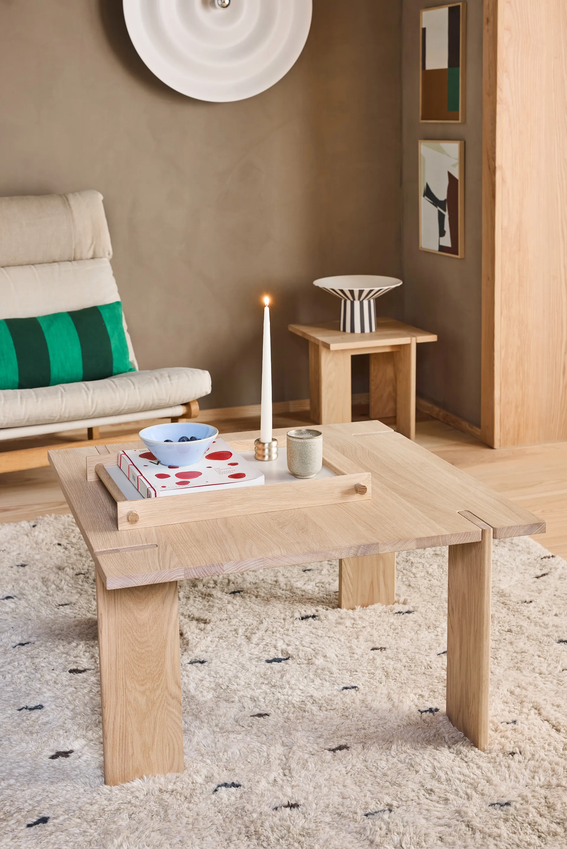 Toppu centerpiece høy 17xØ30 cm, White-black OYOY