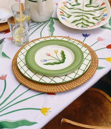 Madelen Möllard Tulip salattallerken - Green, 22 cm - Pick a Poppy