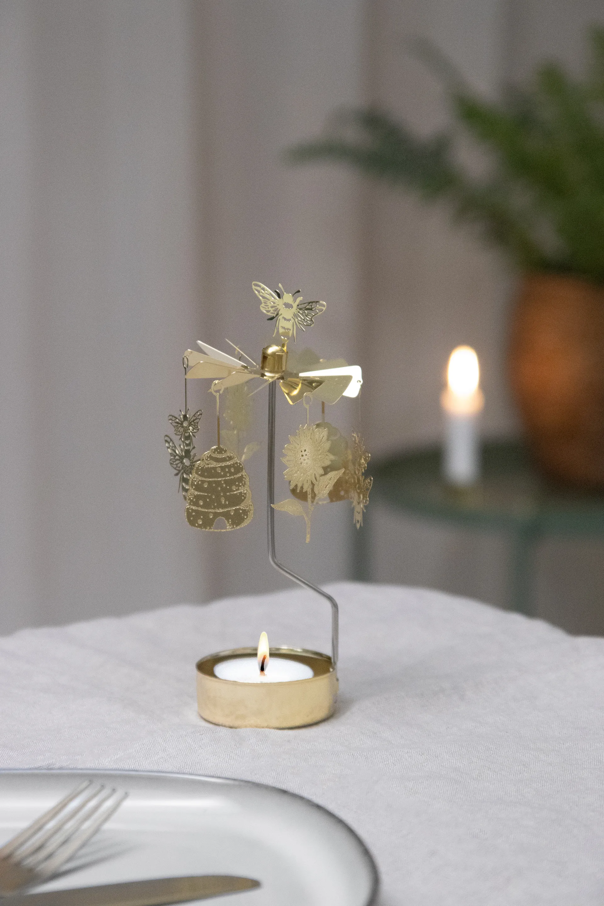 Bee Mine englespill, Gull Pluto Design