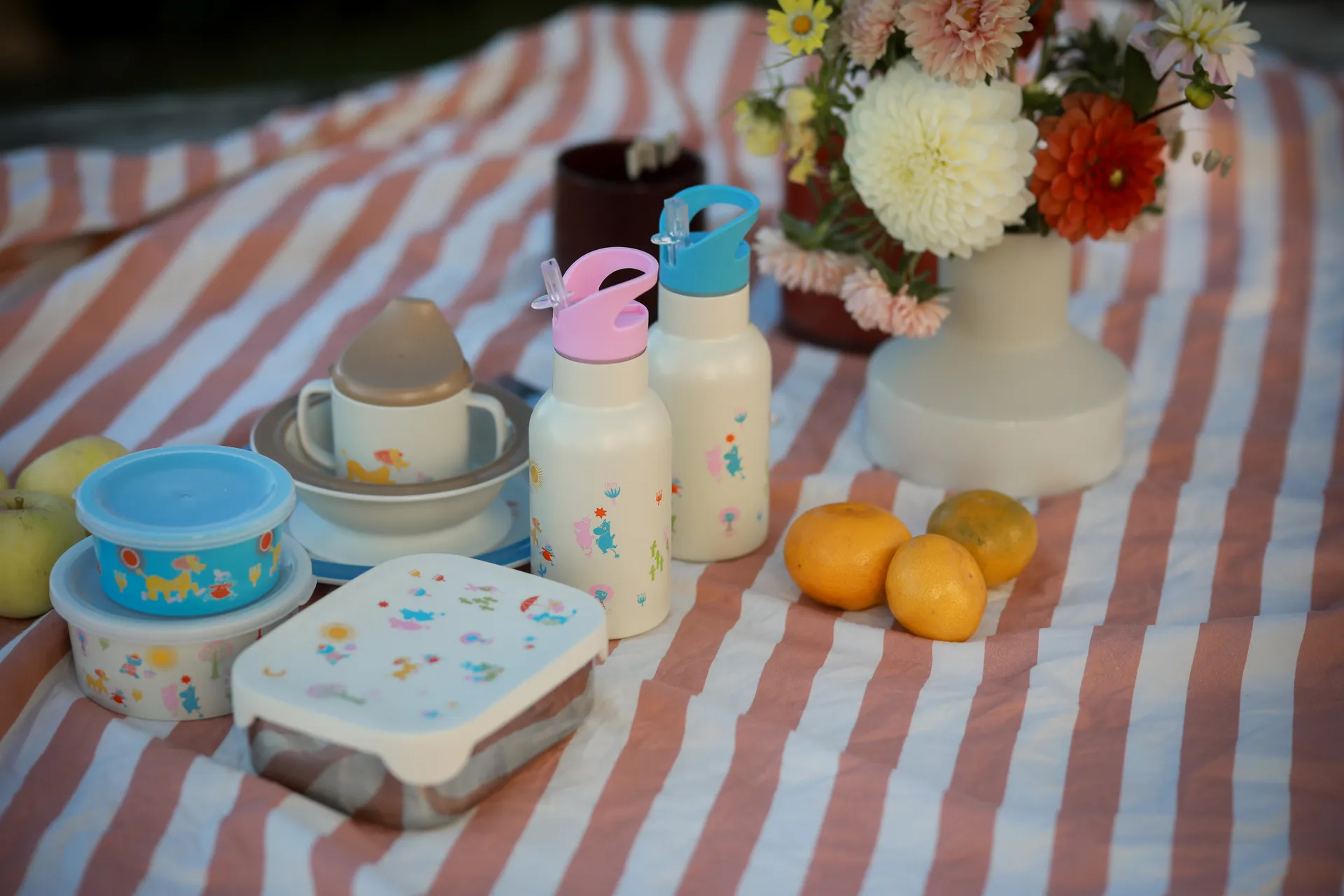 Mumin 80 matboks metall 13x17 cm, Beige Rätt Start