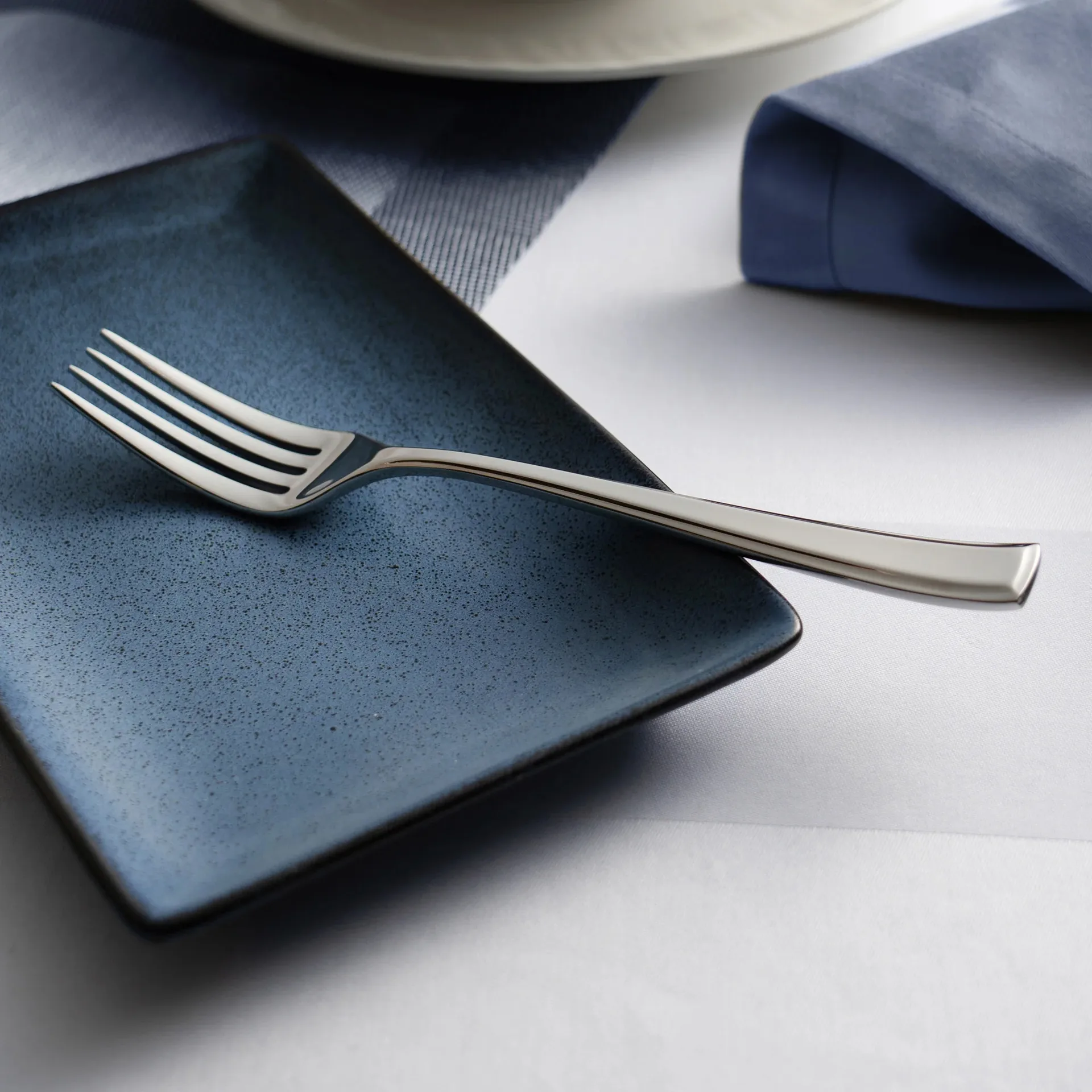 Fairford bright serveringsgaffel, Rustfritt stål, 23,1 cm Robert Welch