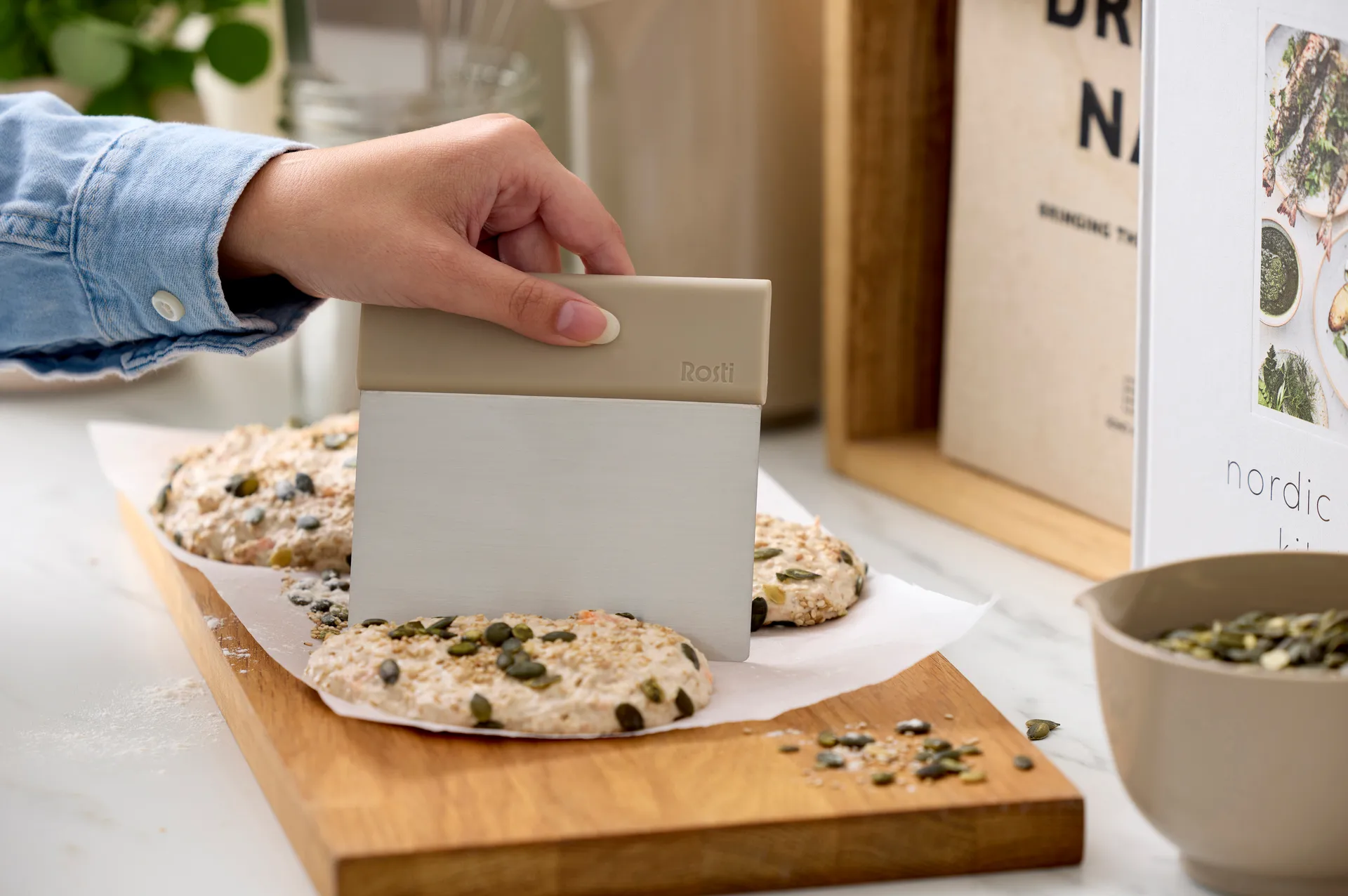 Emma deigskjærer stål, Humus Rosti