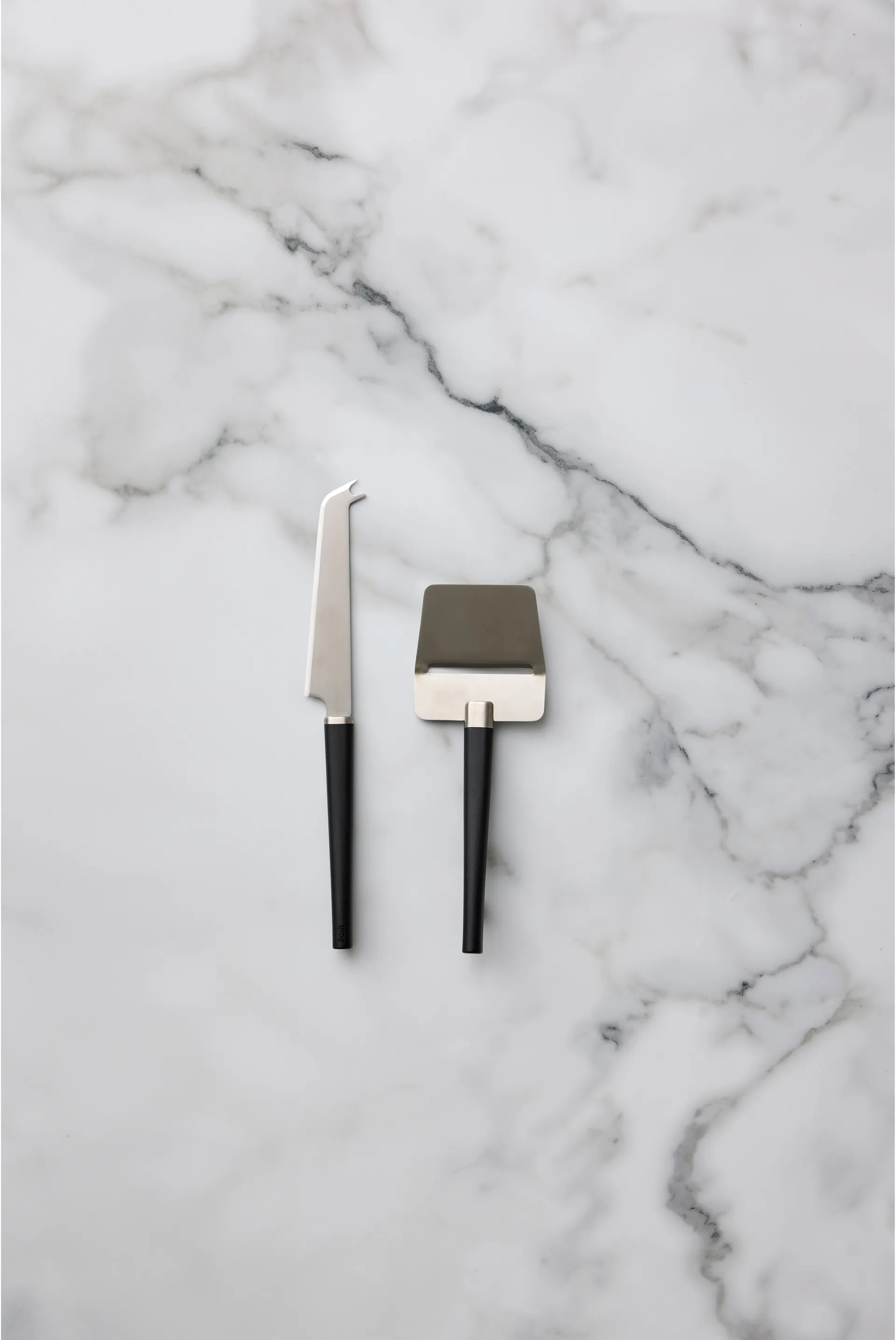 Emma Ostesett 2 deler, Svart Rosti