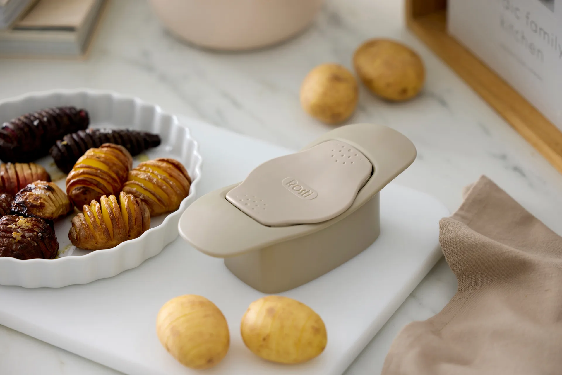 Klassisk hasselbackskjærer, Humus Rosti