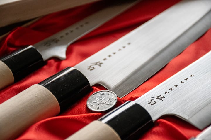 Knivsett i balsaboks 22 x 38 cm, 4 deler Satake
