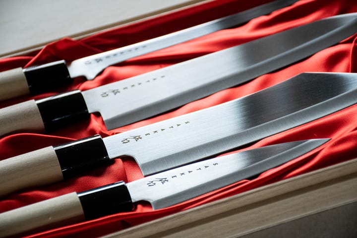 Knivsett i balsaboks 22 x 38 cm, 4 deler Satake
