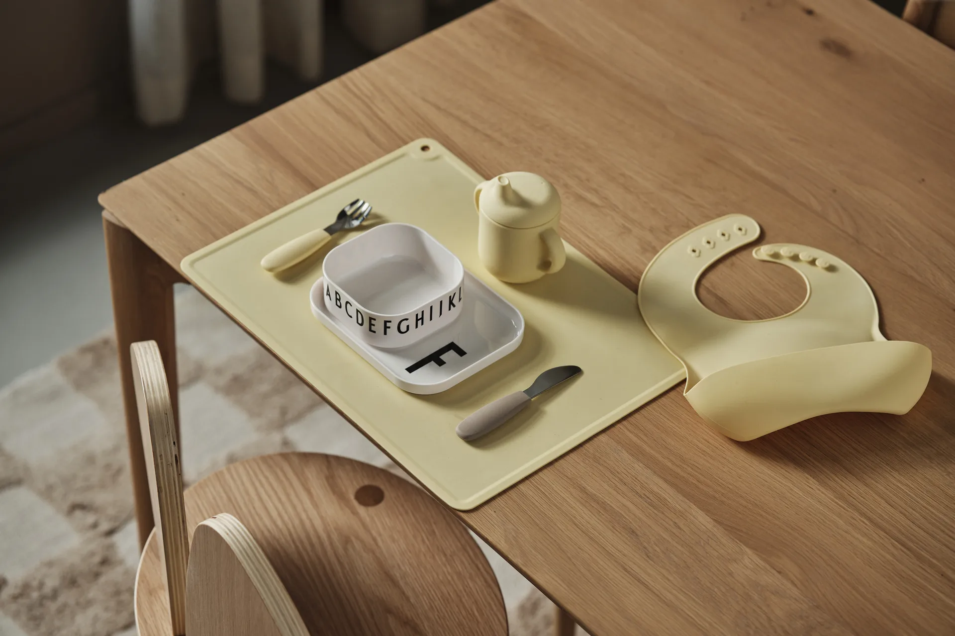 Loula bordbrikke silikon, Lemon Scandi Living