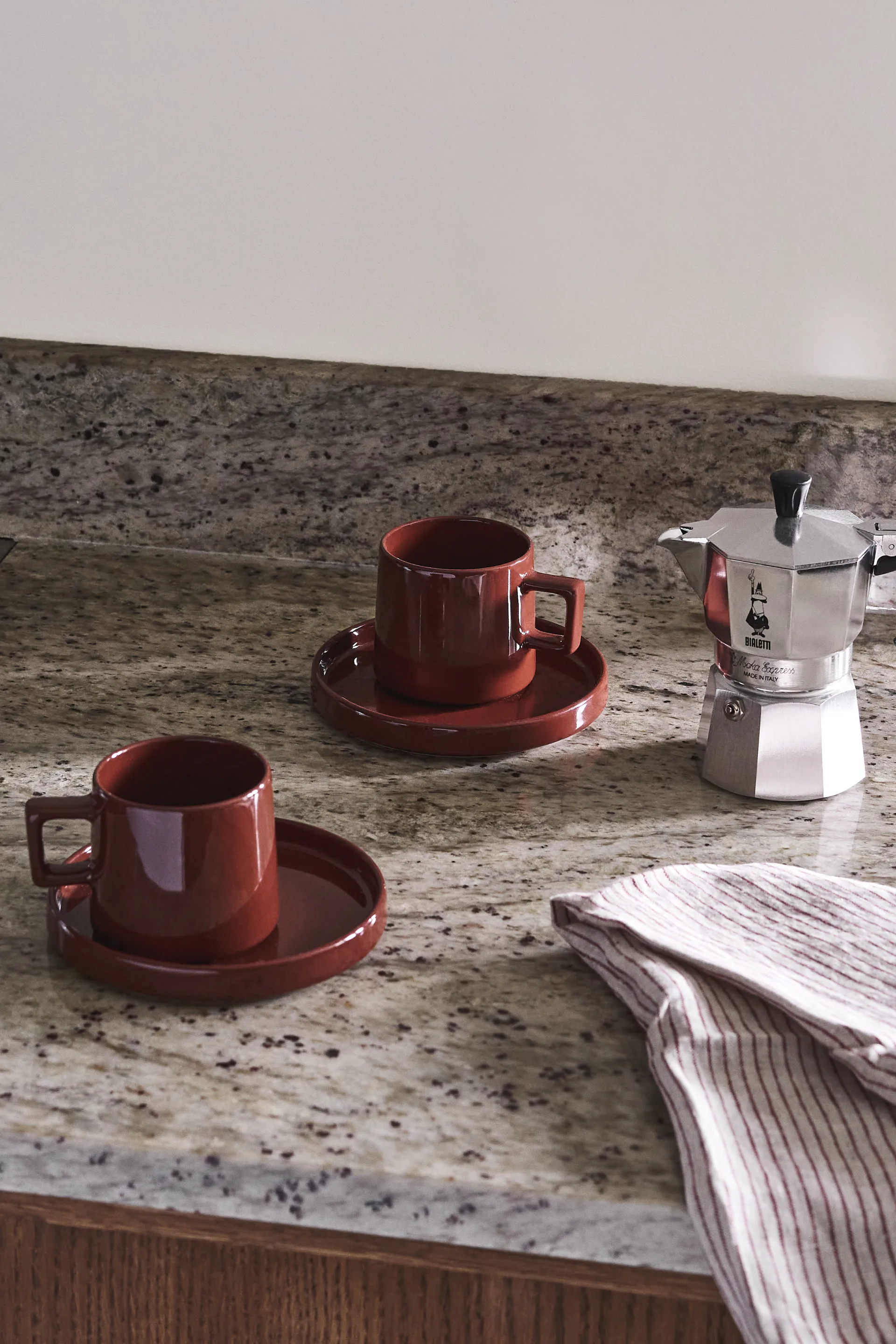 Taper frokostsett 12 deler - Rød Scandi Living