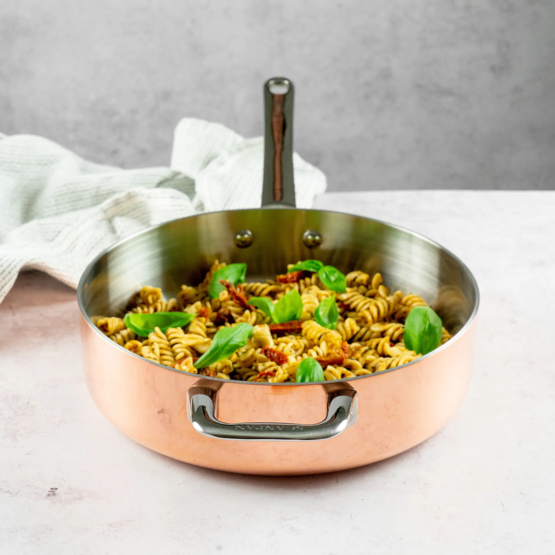 Maitre D’ traktørpanne med håndtak kobber, Ø24 cm Scanpan